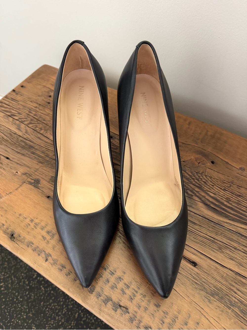 Nine West Black Pointed-Toe Leather Pumps